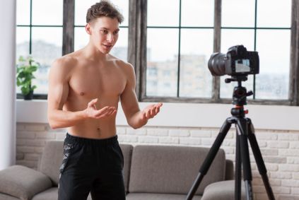 influencer-fitness-gravando-vídeo