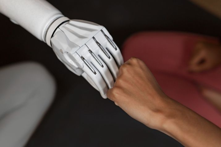 OpenAI vê IA e trabalhador como parceiros, não adversários • Freepik