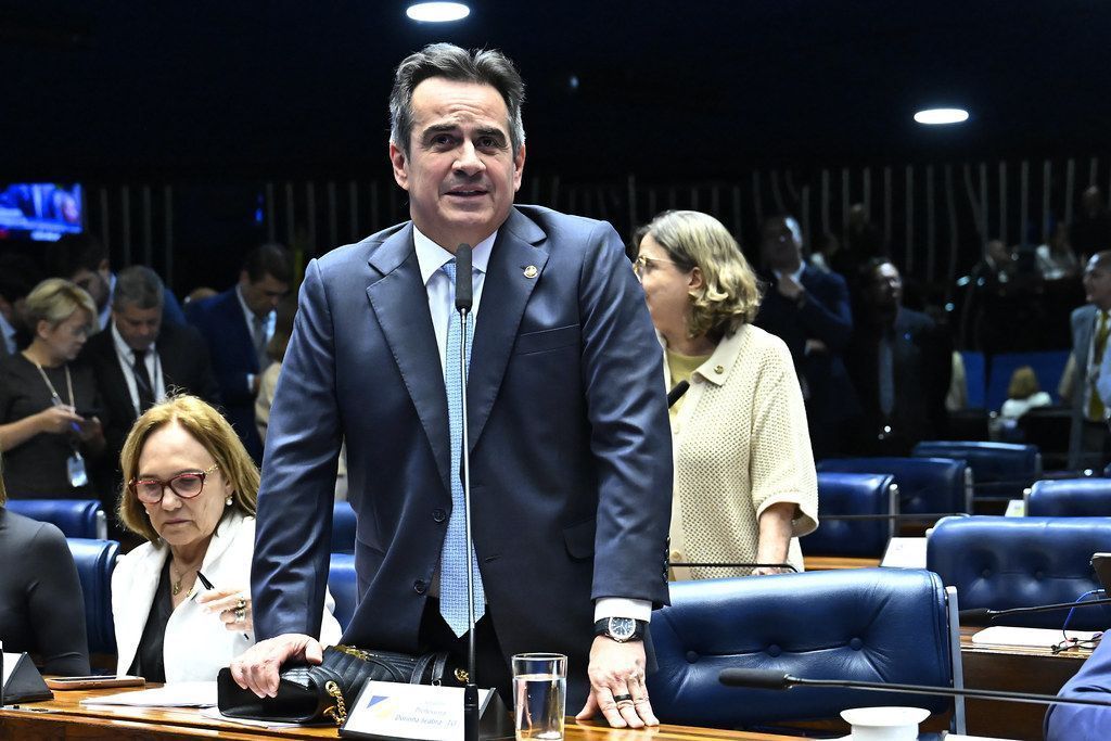 Imagem de destaque do post: Operação da PF contra Ciro esfria aproximação do PP com Flávio Bolsonaro
