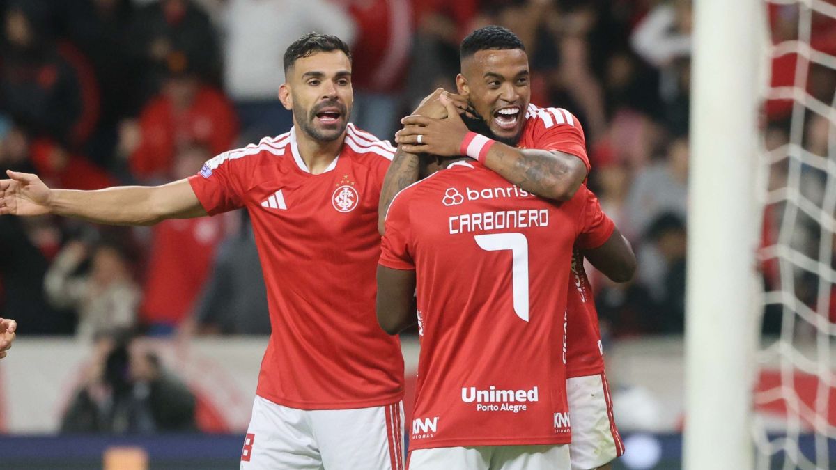 Zagueiro do Internacional recebe punição pesada após entrada em Gabriel Pec