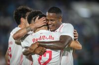RB Bragantino faz seis gols e atropela o Blooming pela Sul-Americana