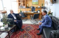 Flávio Bolsonaro se reúne com Edson Fachin no STF