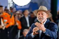 Lula diz a empresários que não vai impor fim da escala 6x1 "na marra"