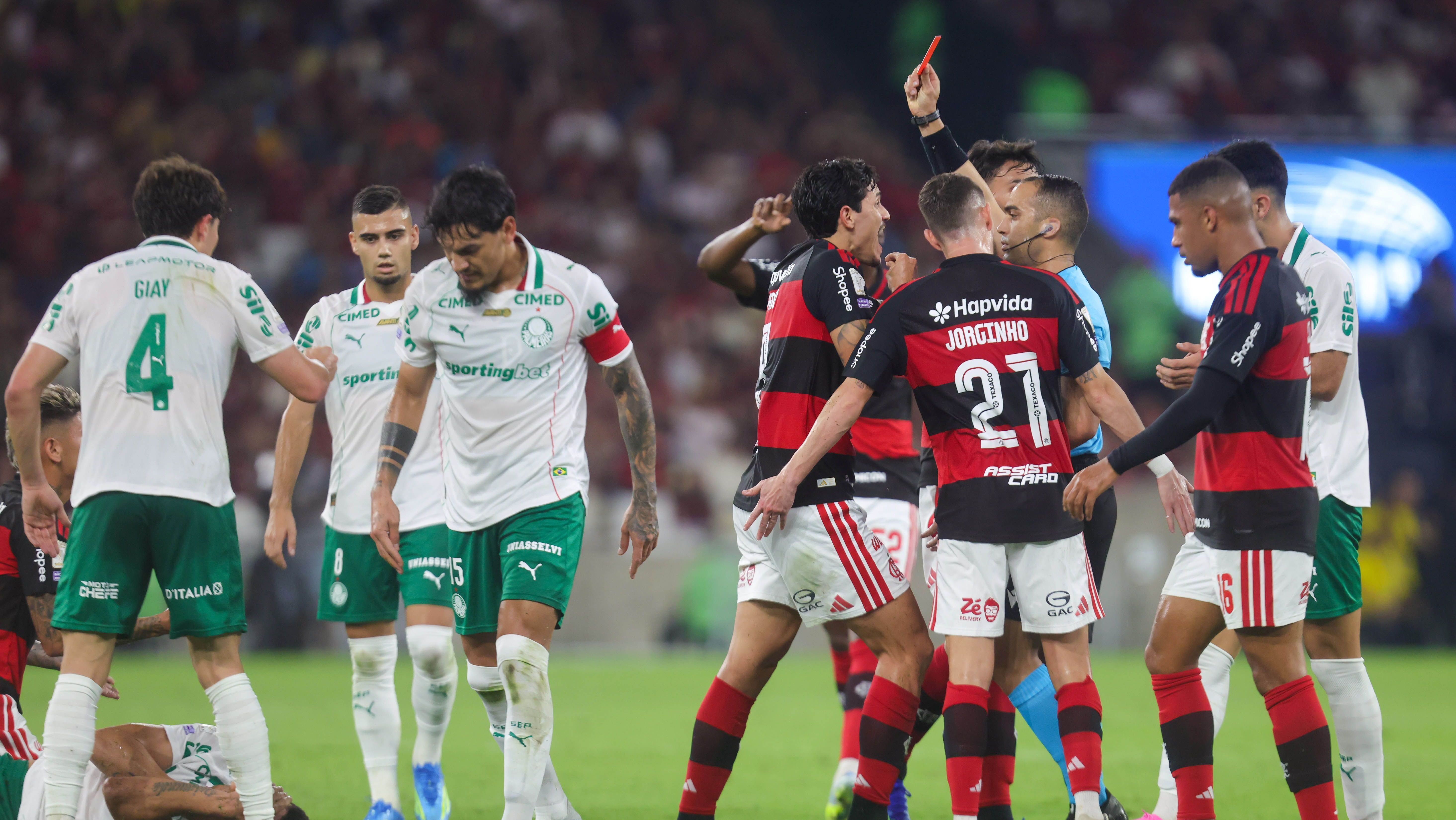 Flamengo x Palmeiras se enfrentaram no Brasileirão