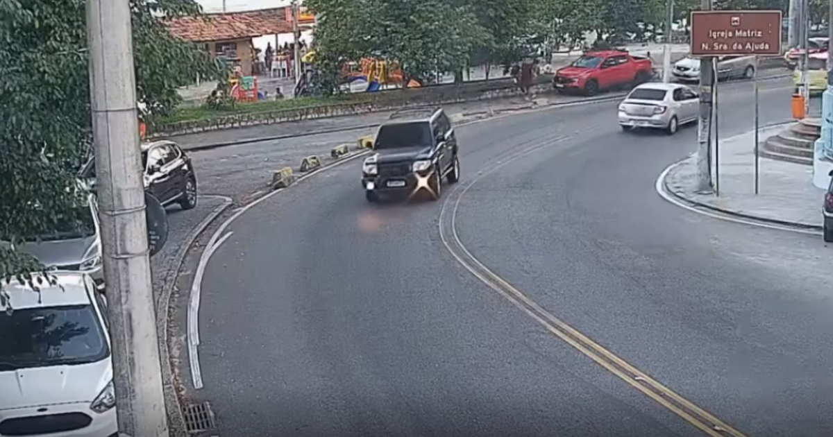 Suspeitos de facção são presos em flagrante por clonagem de carros no RJ