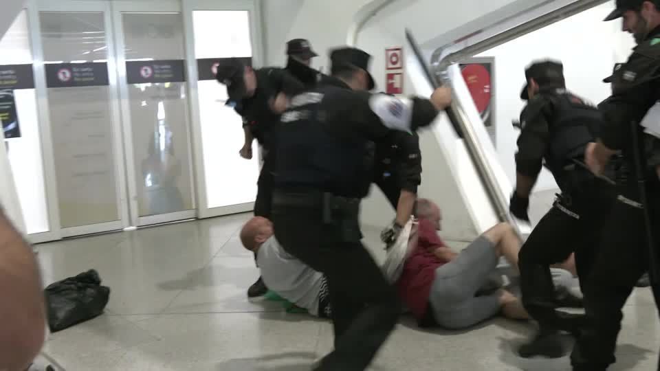 Agressão a membros de flotilha que chegaram à Espanha