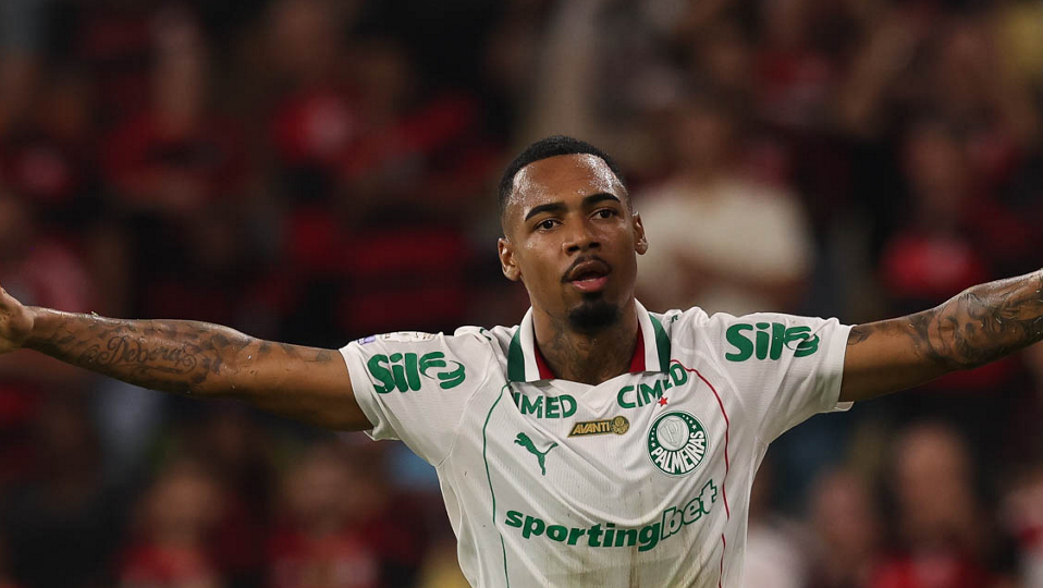 Allan comemora gol diante do Flamengo