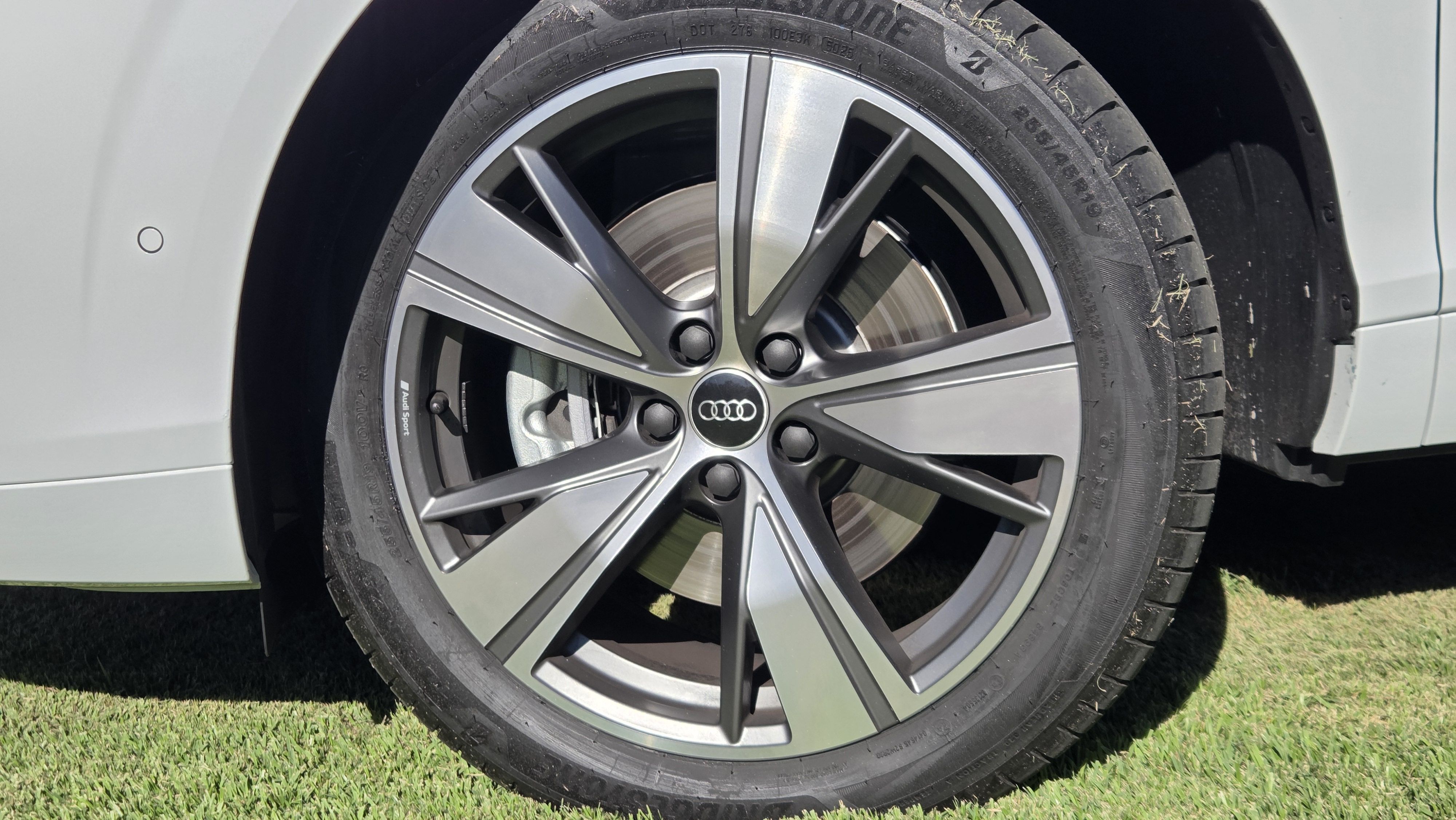 Audi Q3 2026: SUV ganha nova geração com motor mais potente • Thiago Ventura/CNN
