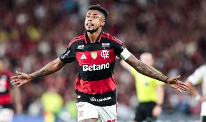 Bruno Henrique, atacante do Flamengo, celebrando um dos seus gols diante do Cusco, pela Copa Libertadores