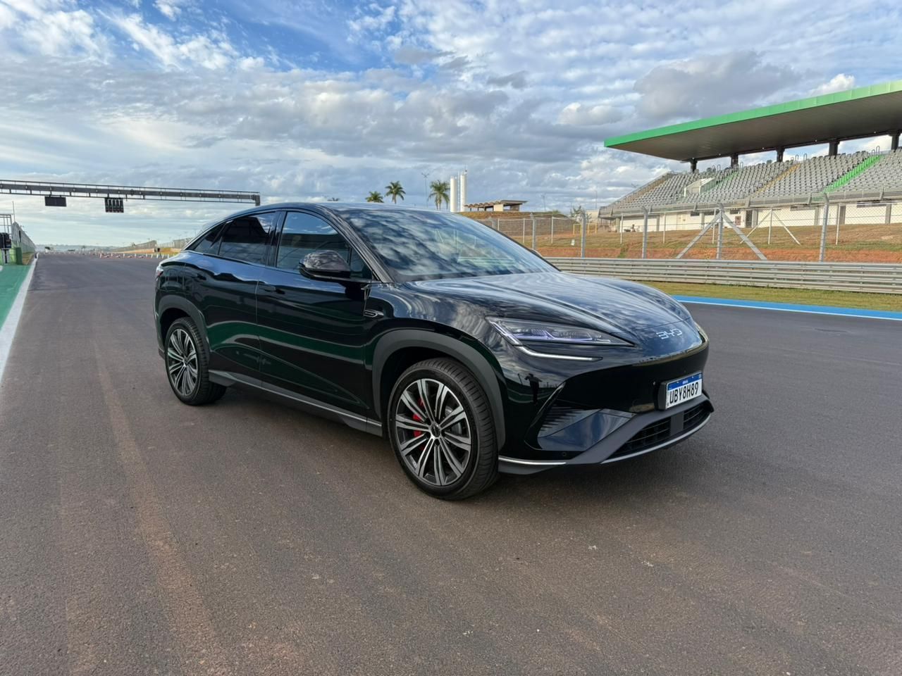 BYD Sealion SUV eletrico frente