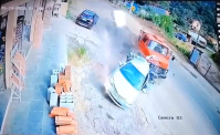 Caminhão desgovernado mata três pessoas no Rio de Janeiro; veja vídeo