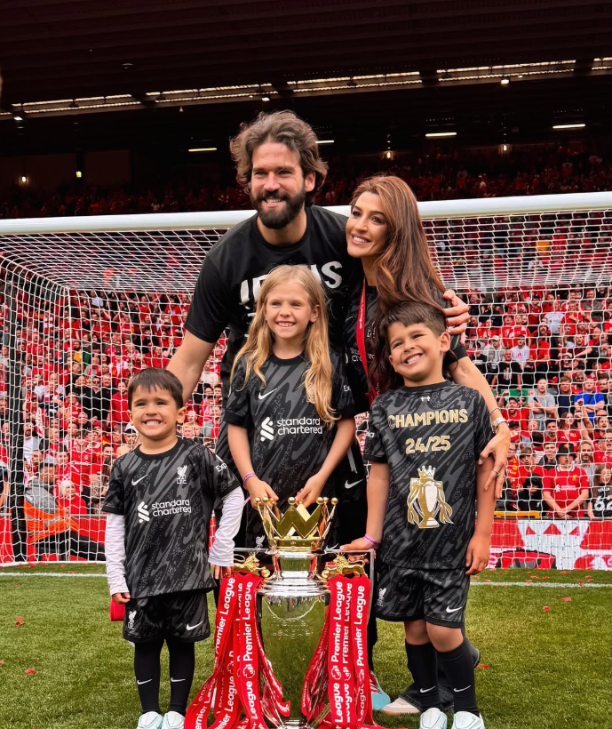 Alisson e Natália Becker e família • Instagram / Natalia Becker