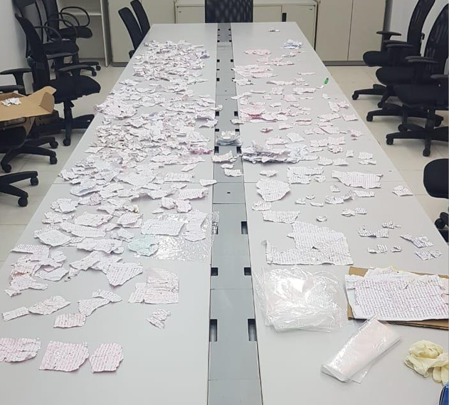 Bilhetes encontrados em rede de esgosto da Penit. II "Maurício Henrique Guimarães Pereira" de Presidente Venceslau mostram planos de atentados contra autoridades • Reprodução/CNN