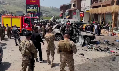 Carro é atingido no Sul do Líbano durante série de ataques de Israel