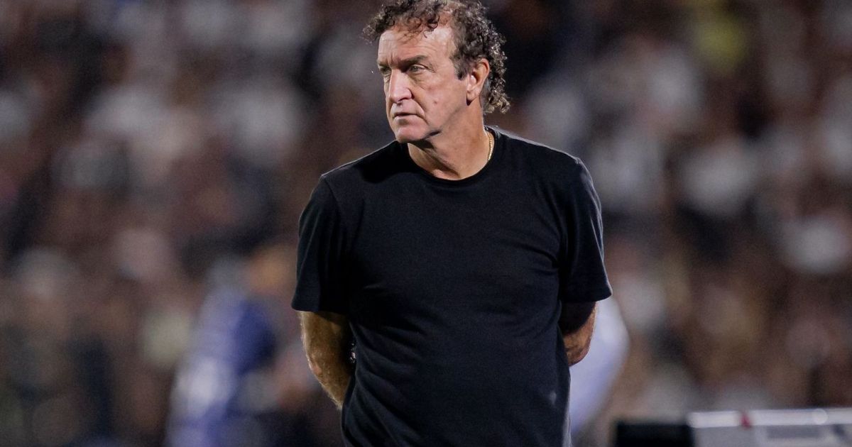 Cuca critica episódio entre Neymar e Robinho Jr.: “Não pode passar pano”