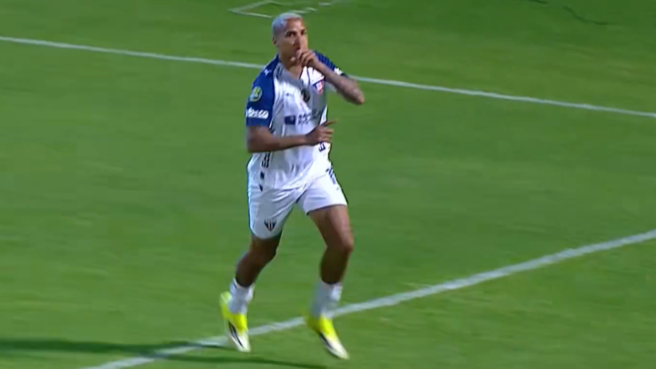 Imagem de destaque do post: Deyverson nega provocação ao Palmeiras na disputa de pênaltis