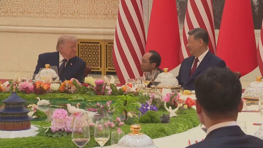 Donald Trump e Xi Jinping em banquete de Estado em Pequim • Reuters