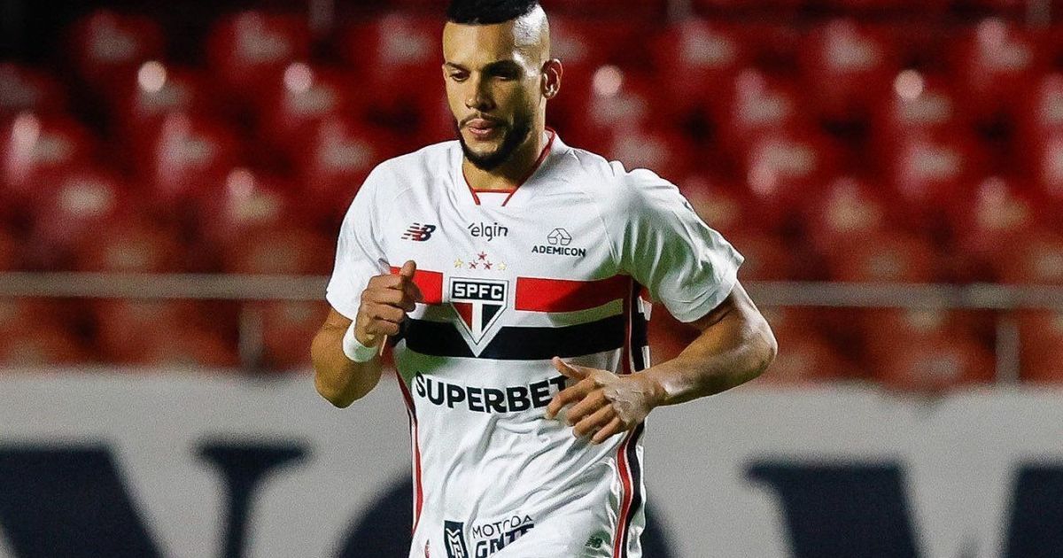 São Paulo anuncia rescisão de contrato com zagueiro Dória