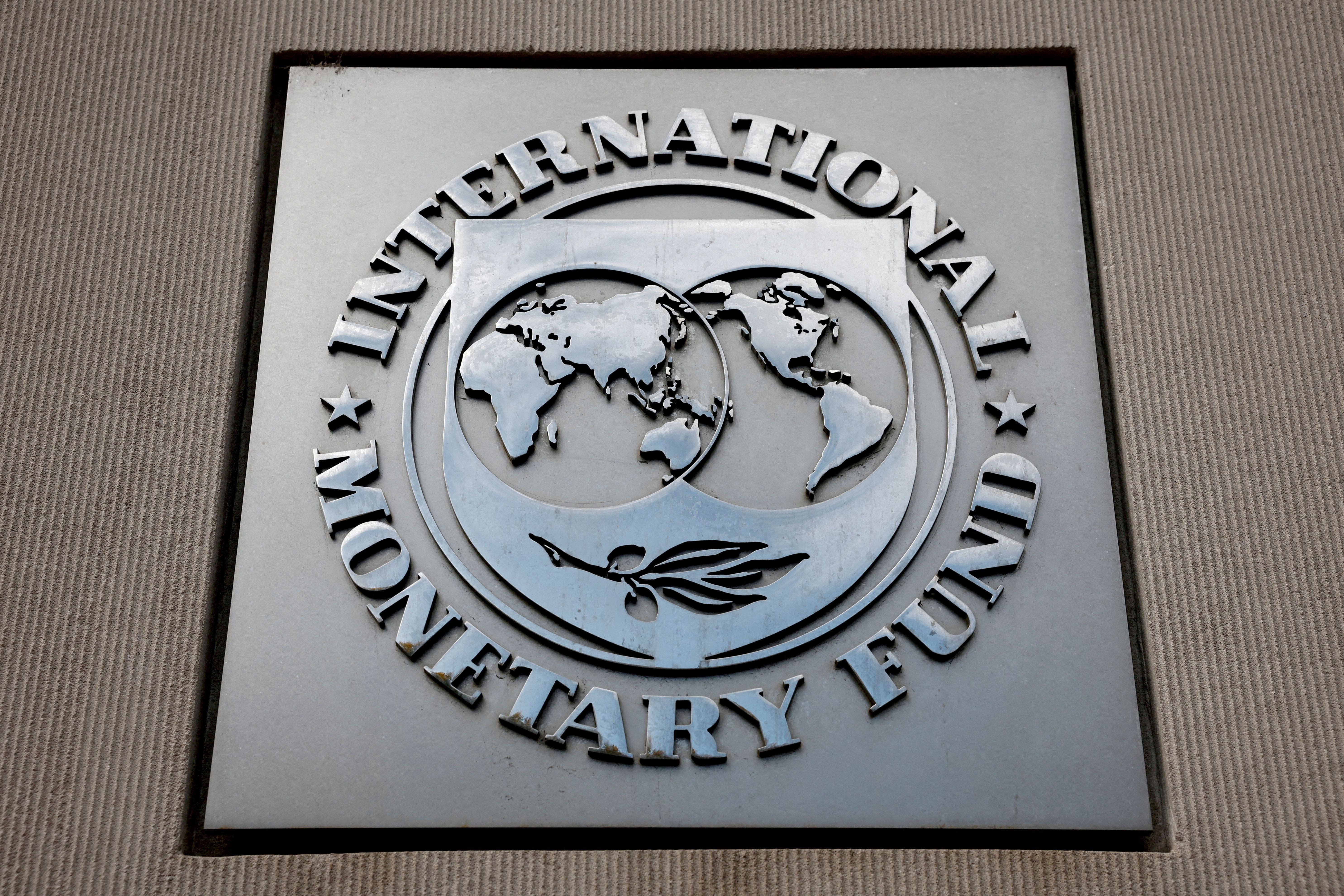 Logo do Fundo Monetário Internacional (FMI), em sua sede em Washington
