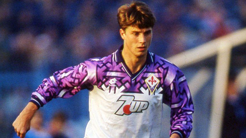 Fiorentina tinha uma padronização que formava suásticas no uniforme • Alessandro Sabattini/Getty Images