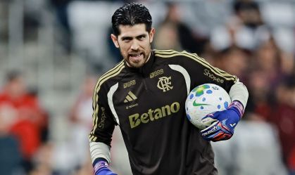 Goleiro Rossi durante Athletico x Flamengo