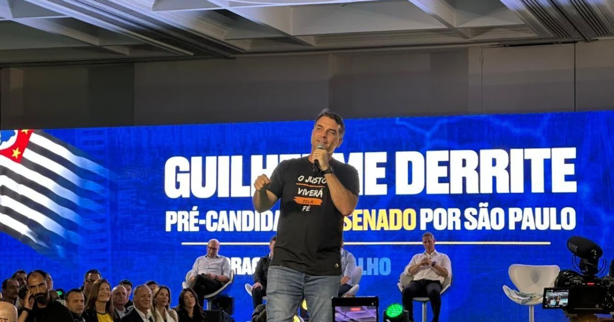 “Não abaixem a cabeça”, diz Flávio a aliados em evento com Derrite em SP