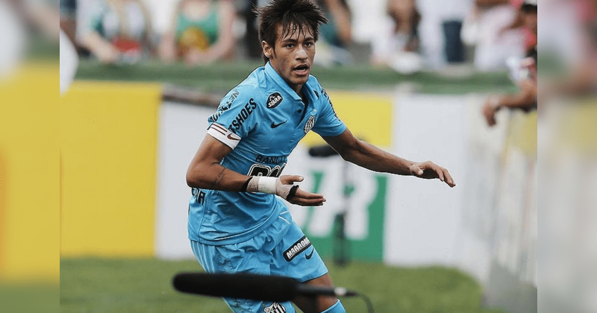 Neymar de azul e moicano: relembre em fotos última vitória contra Coritiba
