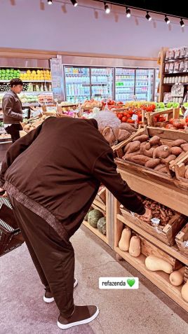 Gilberto Gil fazendo compras nos Estados Unidos • Reprodução/Instagram