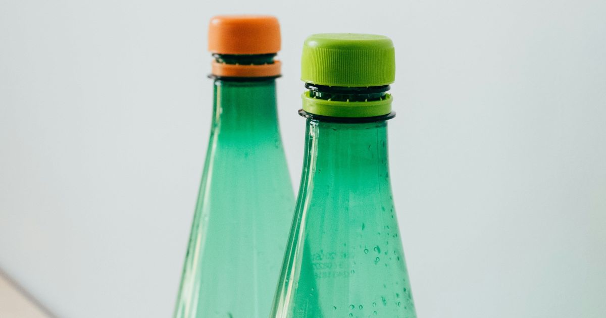 É possível fazer um “detox” de plástico? O que a ciência (ainda não) sabe
