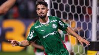 Em clássico eletrizante, Palmeiras e Santos empatam no Brasileirão