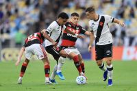 Com gol no último minuto, Vasco arranca empate do Flamengo pelo Brasileirão