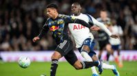 Tottenham empata com Leeds e segue perto do rebaixamento na Premier League