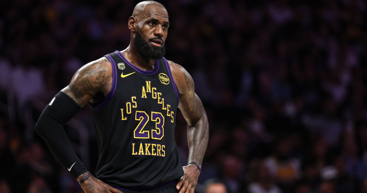Vai ficar no Lakers? LeBron evita pensar no futuro após queda nos playoffs
