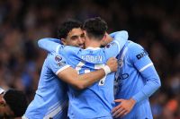 Manchester City vence Palace e fica a 2 pontos do Arsenal na Premier League