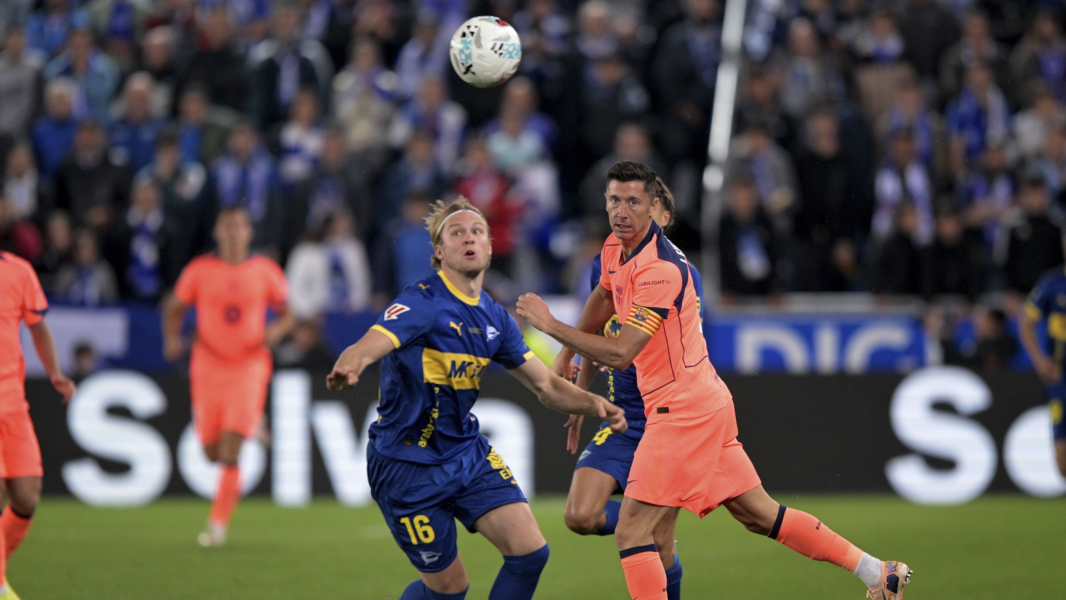 Deportivo Alaves v FC Barcelona - LaLiga EA Sports