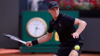 Sinner vence Pellegrino no Masters de Roma e iguala recorde de Djokovic