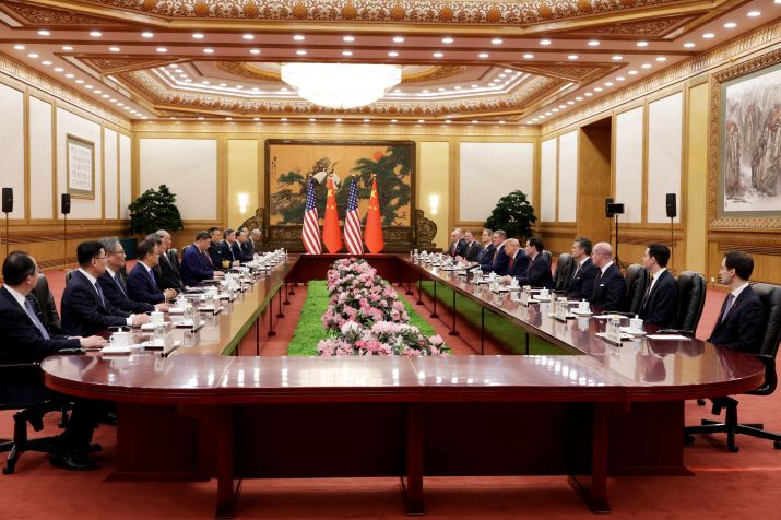 O presidente dos EUA, Donald Trump, e o presidente chinês, Xi Jinping, participam de uma reunião bilateral no Grande Salão do Povo, em 14 de maio de 2026, em Pequim, China • Alex Wong/Getty Images