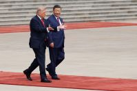 Trump e Xi concordam que Ormuz deve permanecer aberto, diz Casa Branca