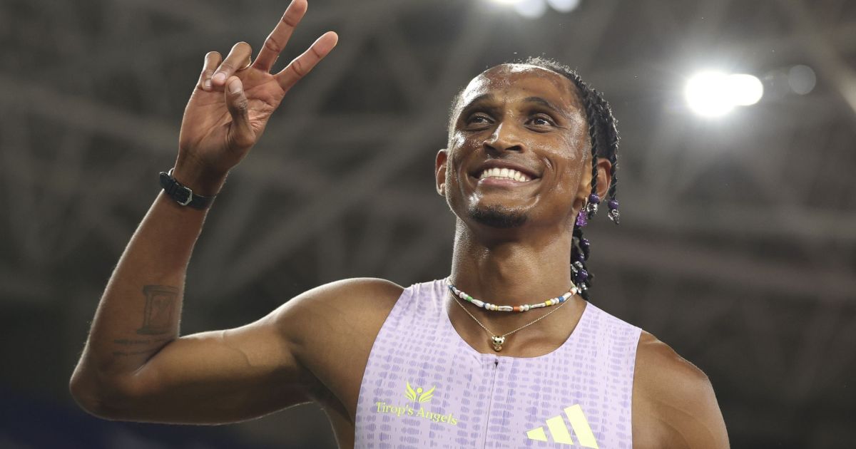 Alison dos Santos faz história e quebra recorde mundial dos 400 metros com barreiras