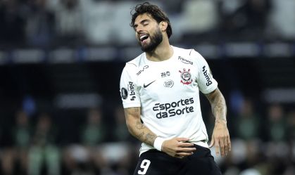 Corinthians v Platense - Copa CONMEBOL Libertadores