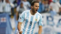 Higuaín surge com visual diferente e chama atenção após aposentadoria