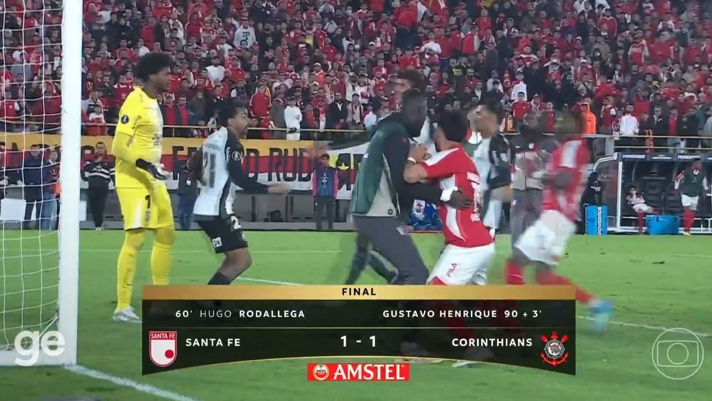 Hugo Souza durante Santa Fe x Corinthians