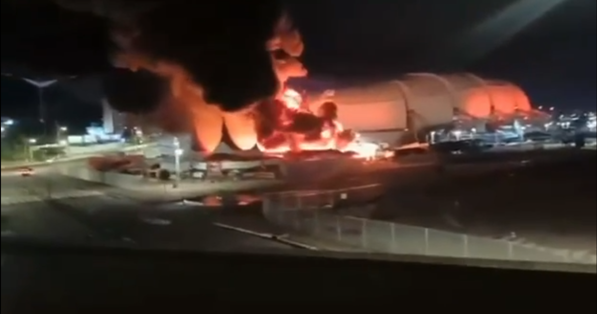 Vídeo: Circo de Tirullipa pega fogo nos arredores de estádio no RN