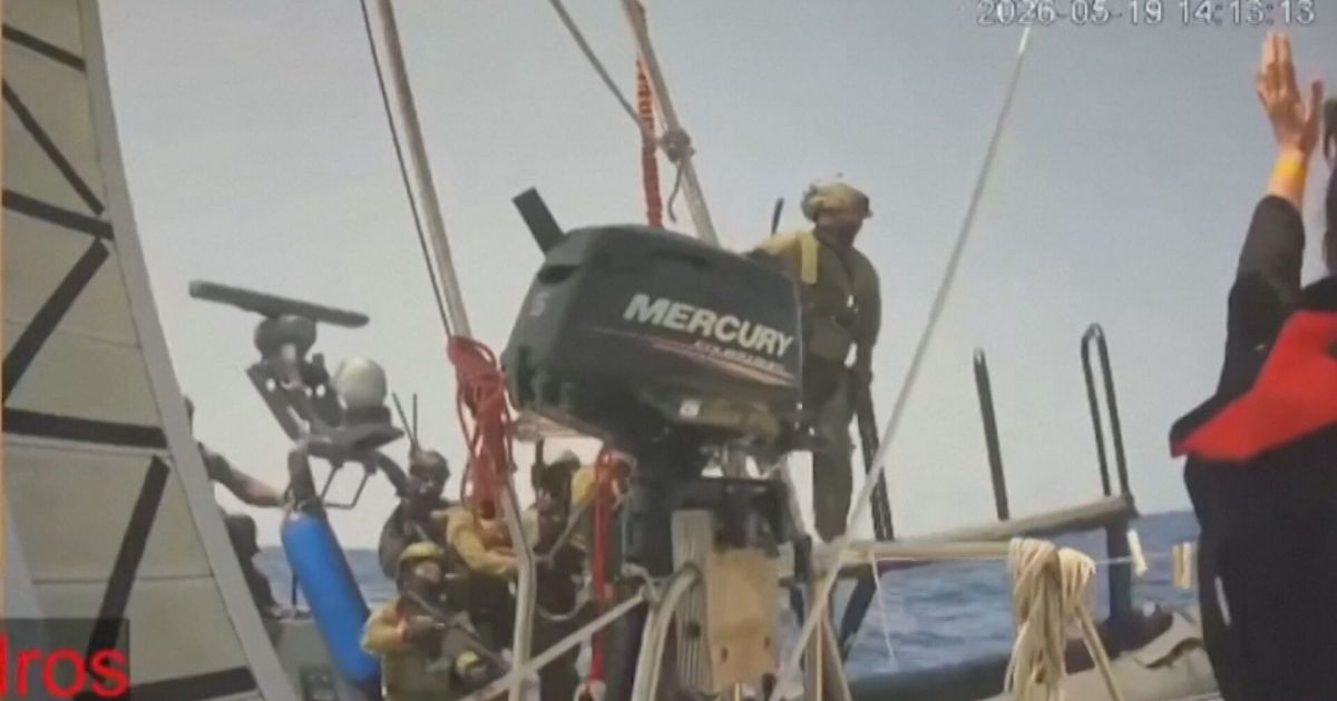 Flotilha de ajuda humanitária diz que 10 barcos continuam a caminho de Gaza