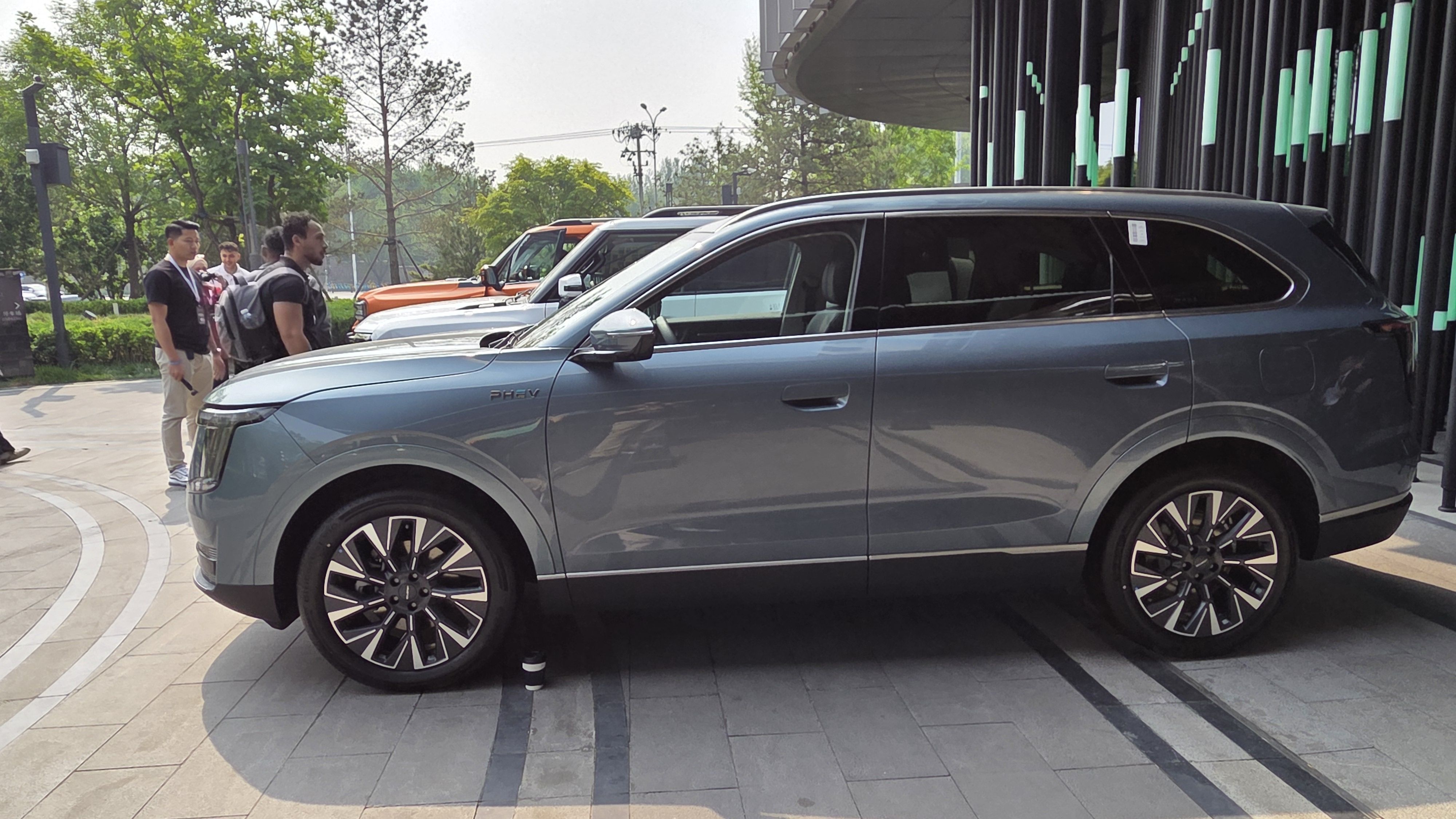 Jetour S08 DM: SUV PHEV de 7 pessoas chega ainda em 2026 no Brasil • Thiago Ventura/CNN