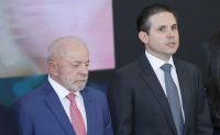 Fim da 6x1: Lula e Hugo costuram acordo para redução de duas horas em 2026