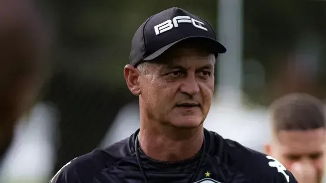 Lisca rebate críticas de Ruy Cabeção e diz: “Vai fazer tua vida”