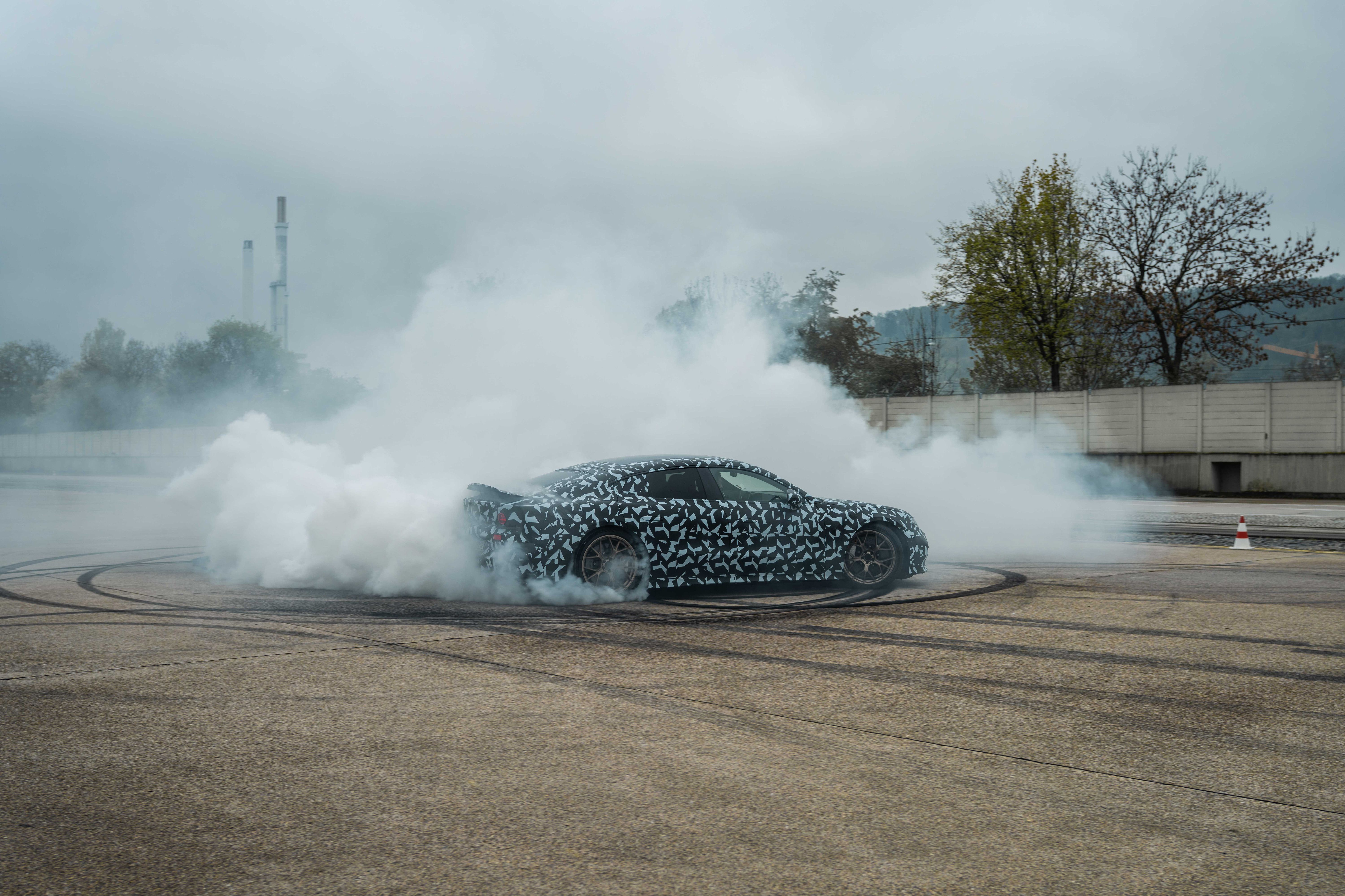 Racing Driver Approval: Ola Källenius und F1 Entwicklungsfahrerin Doriane Pin testen den neuen Mercedes-AMG GT 4-Türer CoupéRacing driver approval: Ola Källenius and F1 development driver Doriane Pin test the new Mercedes-AMG GT 4-Door Coupé