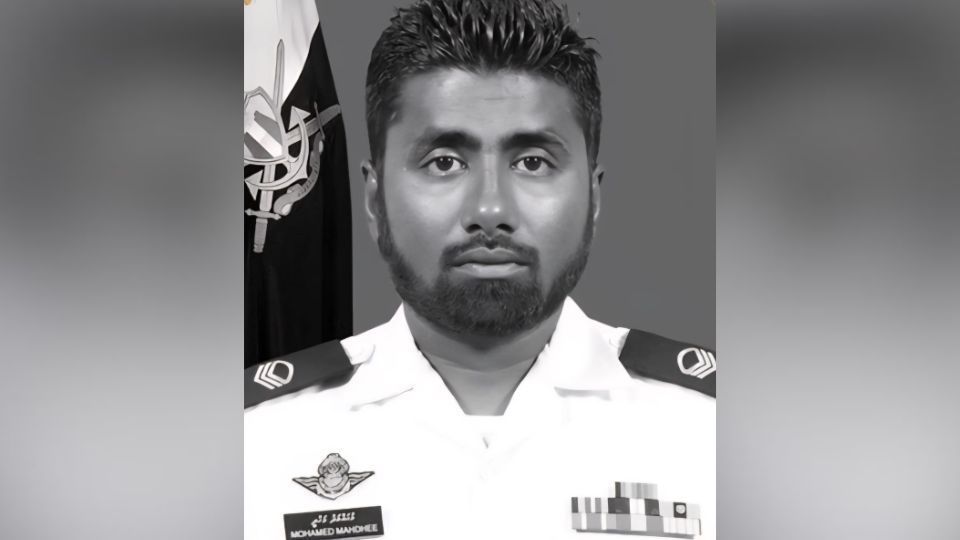 Mohamed Mahudhee, sargento e mergulhador sênior que morreu durante as operações de resgate nas Maldivas • @MMuizzu via X