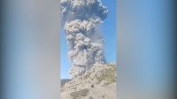 Erupção de vulcão na Indonésia mata pelo menos três pessoas